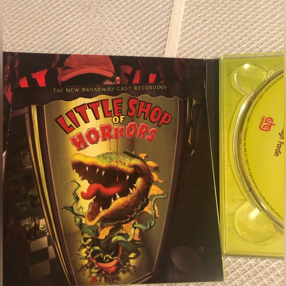 🎃2003 Broadway Recording of Little Shop of Horrors CD- 851 $20 or $15 w/offer - Picture 2 of 7